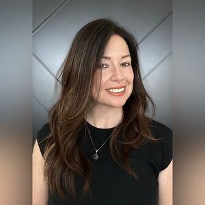 Remy Human Hair Wig New 20” Brown with subtle highlights size medium